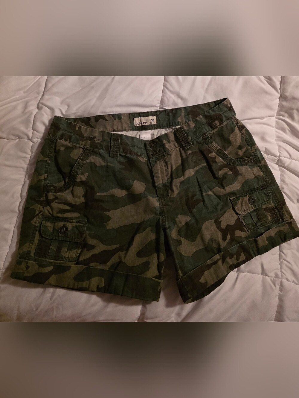 Old Navy Women's Camo Cargo Shorts - Olive Green